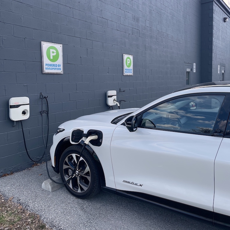 Electric vehicle charging in Indianapolis